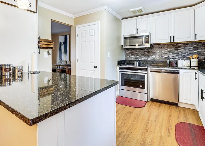 3 Mi To South Park: Quiet Area Getaway Holiday home *