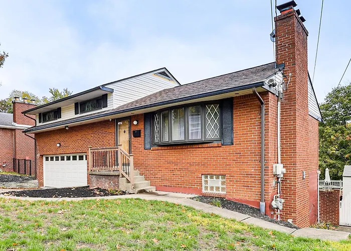 Holiday home 3 Mi To South Park: Quiet Area Getaway Pittsburgh